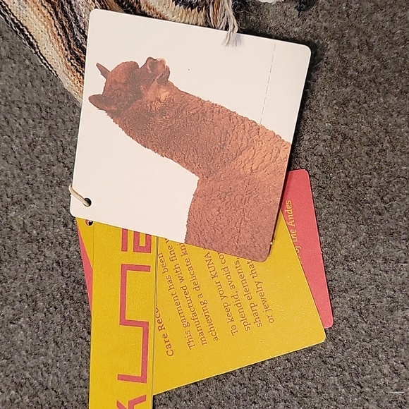 NWT Kuna striped scarf...100% baby alpaca retail $78 - Picture 3 of 9